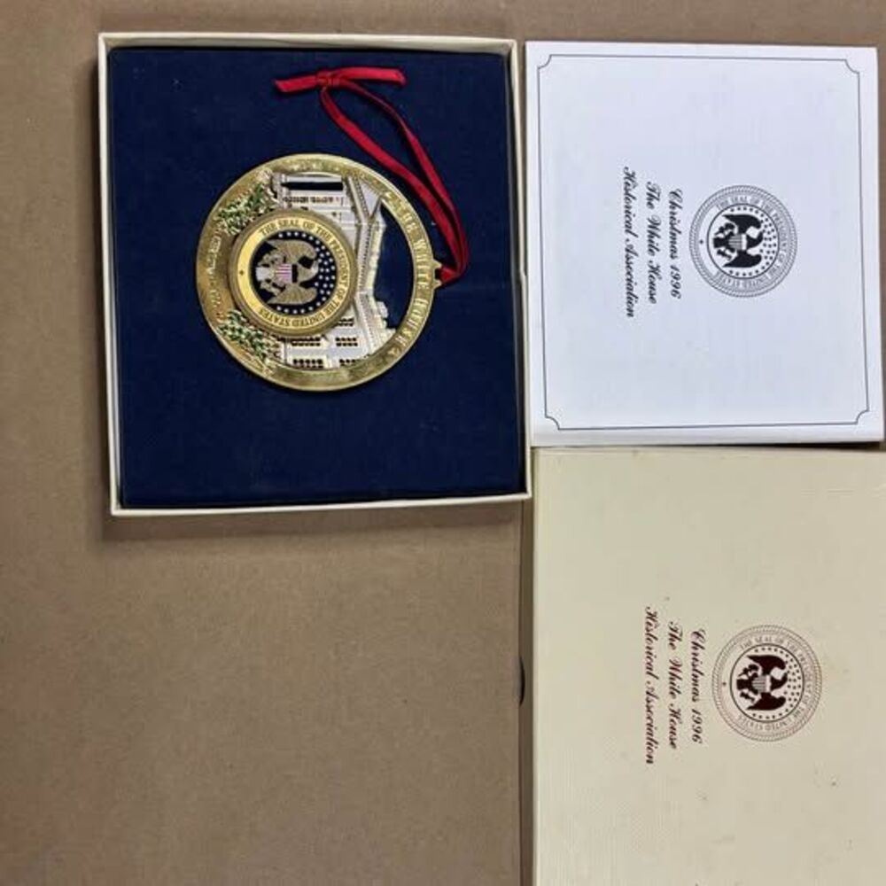 1996 White House Historical Association Christmas Ornament w/ Original Box